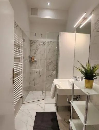 Апартаменти City Apartment *